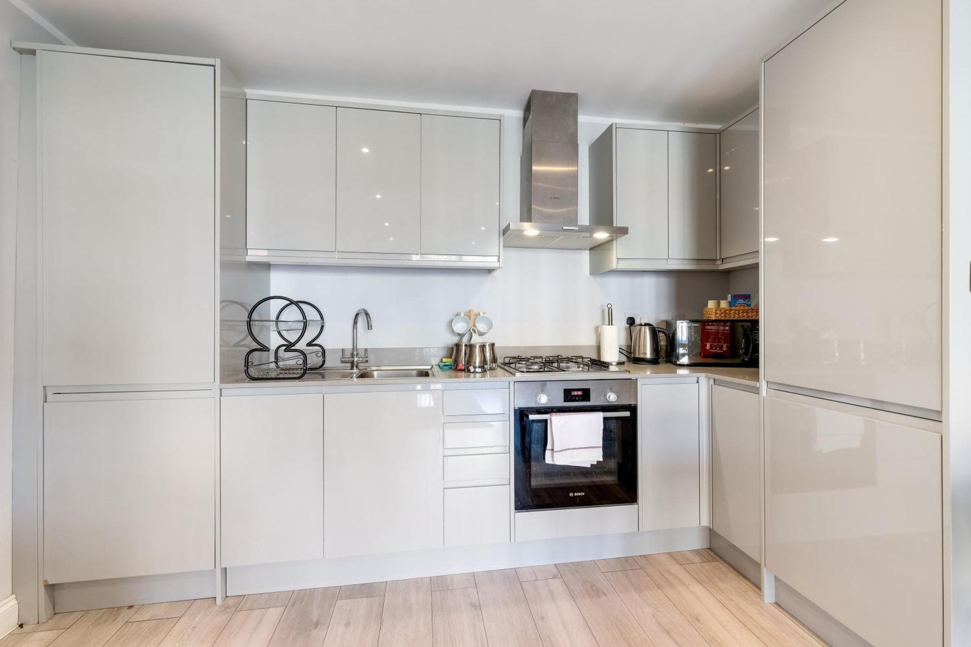 2 Bedroom Penthouse With Parking High Wycombe By 360Stays ภายนอก รูปภาพ